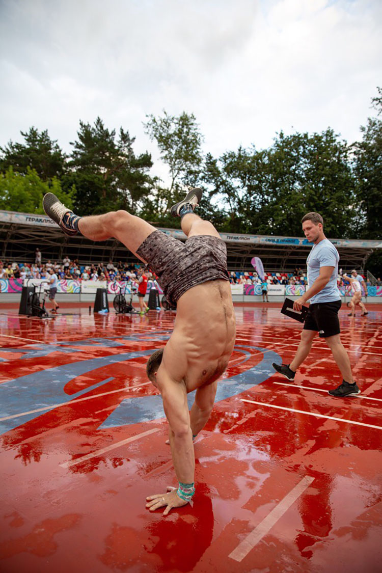 С 20 по 22 июля владимирский спортсмен Александр Ильин принимал участие в Чемпионате России по функциональному многоборью. По результатам соревнования атлет занял второе место