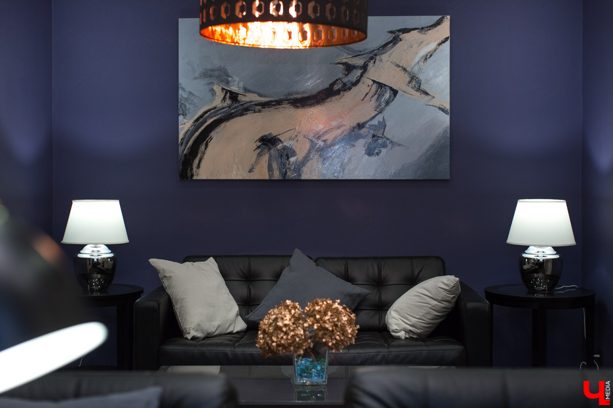 Продолжаем рубрику “Интерьер недели”. На днях мы заглянули в гости к Алексею Веденееву, адвокату, чей офис не похож на типичную юридическую контору