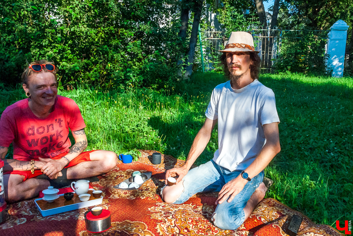 2 августа во дворе на улице Горького прошел добрососедский пикник. До самого начала оставалось загадкой, придут ли люди, захотят ли знакомиться с соседями