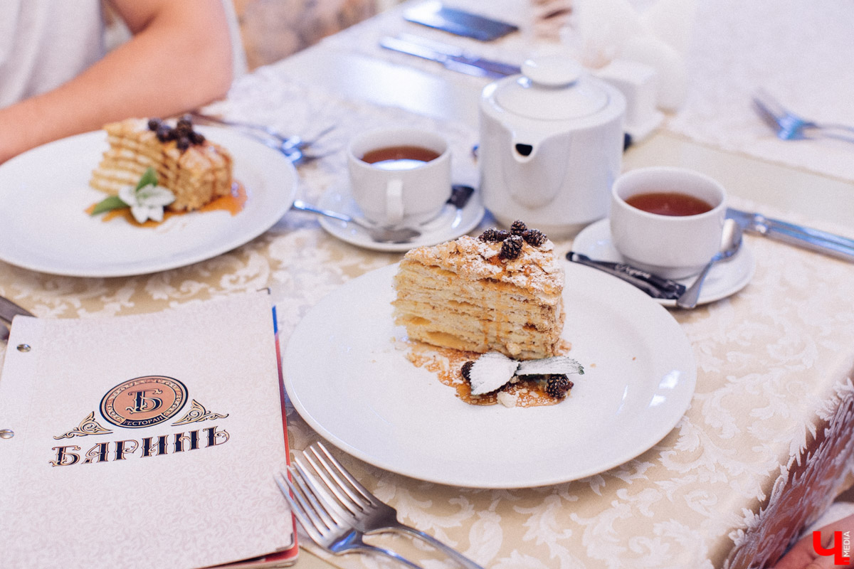 Почти два года мы жили в неведении - что там случилось с бывшим лаунж-кафе “Этаж” в Добром после визита гуру ресторанного бизнеса Константина Ивлева? И почему, получив новое название - “Сливки”, заведение с уже другой концепцией и меню так и не пошло, закрывшись в скором времени. Об этом и многом другом нам поведал экс-гендиректор кафе Аркадий Шаров, который принимал непосредственное участие в съемках программы “На ножах” во Владимире.