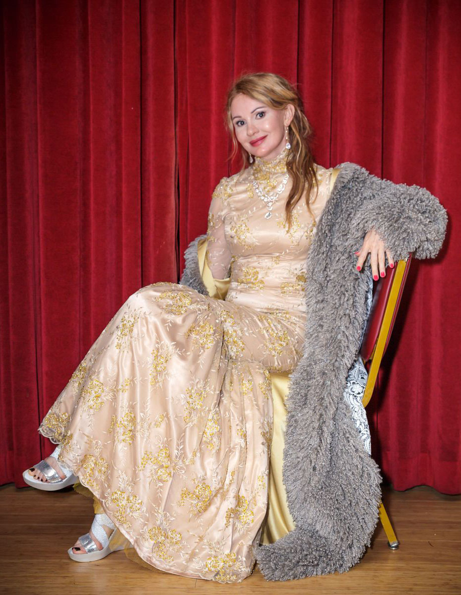 Владимирский дизайнер одежды премиум-класса Андрей Перескоков на днях возил свои наряды на показ в Сан-Франциско. Там состоялось открытие интеллектуального казино, по типу российского “Что? Где? Когда?”