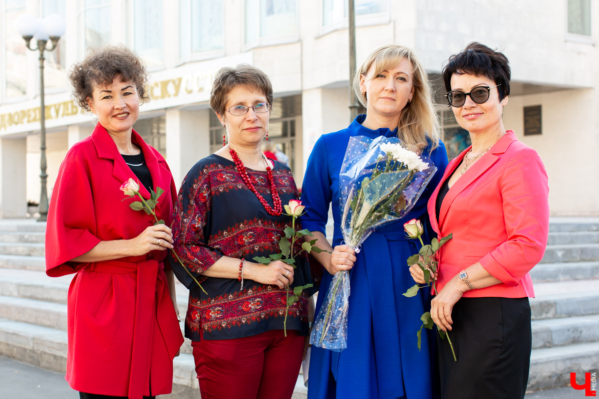 Профессия учителя. Что она скрывает в себе? Чтобы это узнать, мы заглянули во владимирскую гимназию № 23 и побеседовали с ее педагогами на всевозможные темы