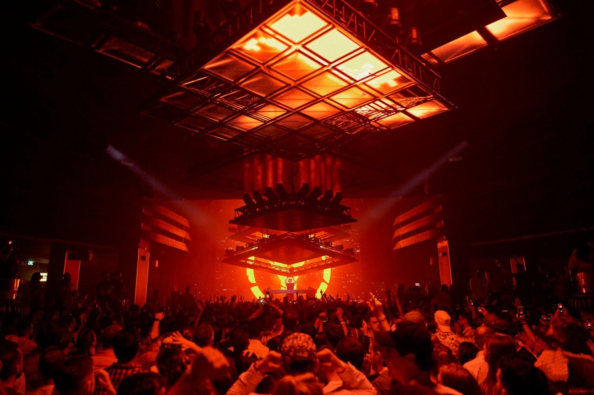 Владимирский диджей Алекс Кокс вернулся с Ибицы и рассказал о лучших, на его взгляд, местах острова. И, конечно, о самых крутых вечеринках