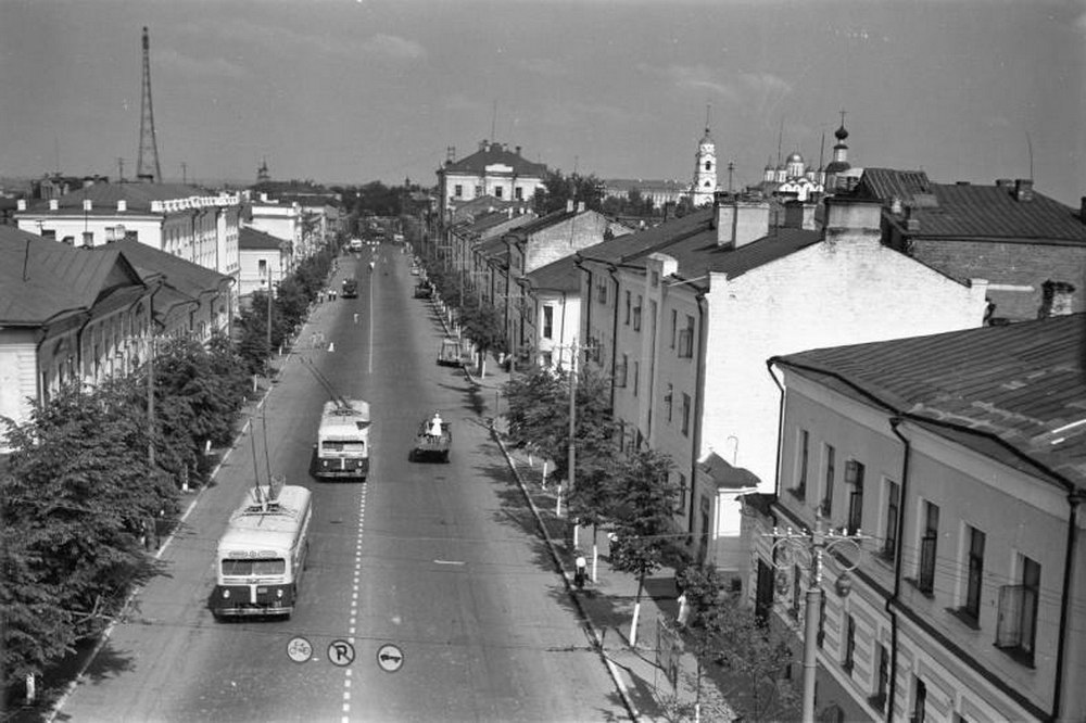 Улица III Интернационала (ныне Большая Московская)