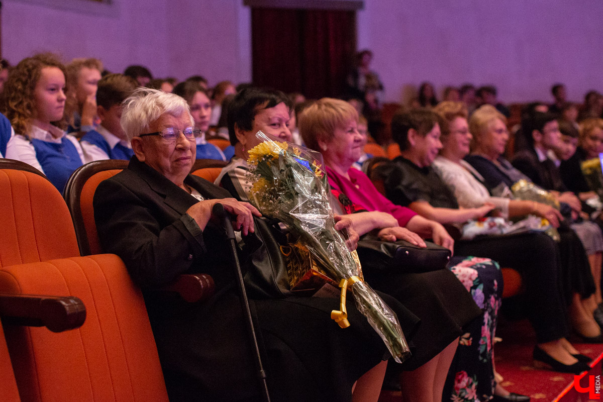 Профессия учителя. Что она скрывает в себе? Чтобы это узнать, мы заглянули во владимирскую гимназию № 23 и побеседовали с ее педагогами на всевозможные темы