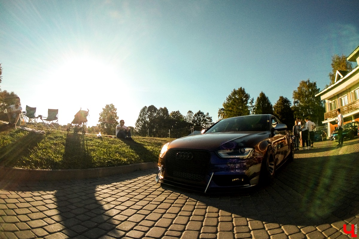 15 и 16 сентября в Суздале прошел фестиваль автомобильного тюнинга Tuning Car Awards. На него съехалось больше 100 машин со всей России