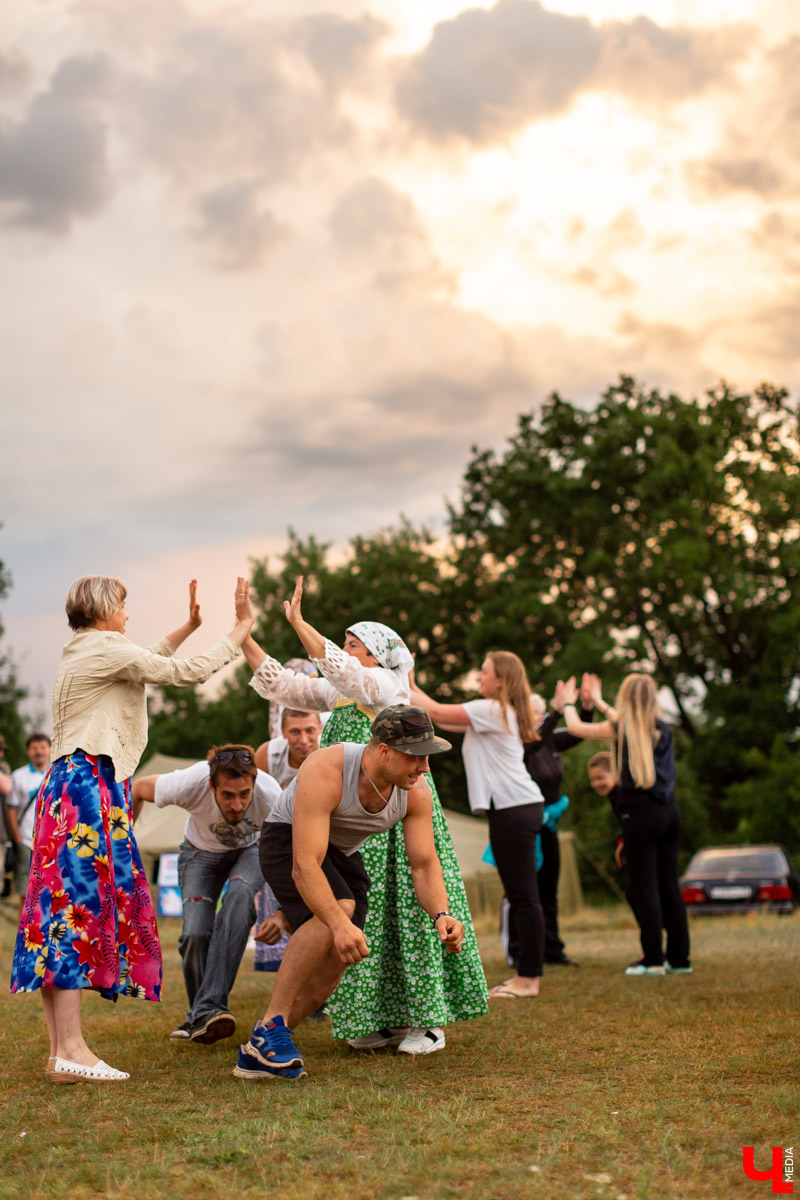 4 и 5 августа в Загородном парке на берегу озера Глубокое прошел фестиваль Спорта и здорового образа жизни. Он собрал больше 500 участников из разных городов