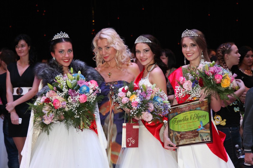 17 октября 2018 года исполнился 21 год модельному агентству “Жанна”. Накануне этого праздника мы пообщались с Жанной Згребновой, основательницей, руководительницей и вдохновительницей агентства