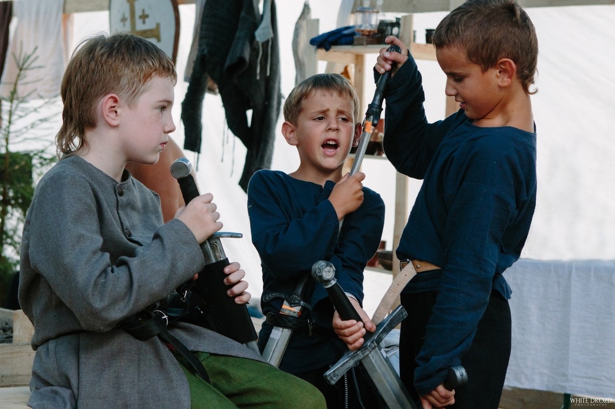 Владимирец Кирилл Николаенко уже 15 лет увлечен ролевыми играми. Что это такое? Чем интересно такое хобби? Насколько затратно? Обо всем этом наш земляк рассказал во время интервью