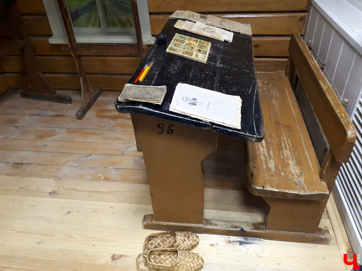 К началу нового учебного года 2018-2019 мы подготовили экскурс в историю владимирской системы образования. Чему учили 200 лет назад, что со временем менялось, и какими были школы в советские годы