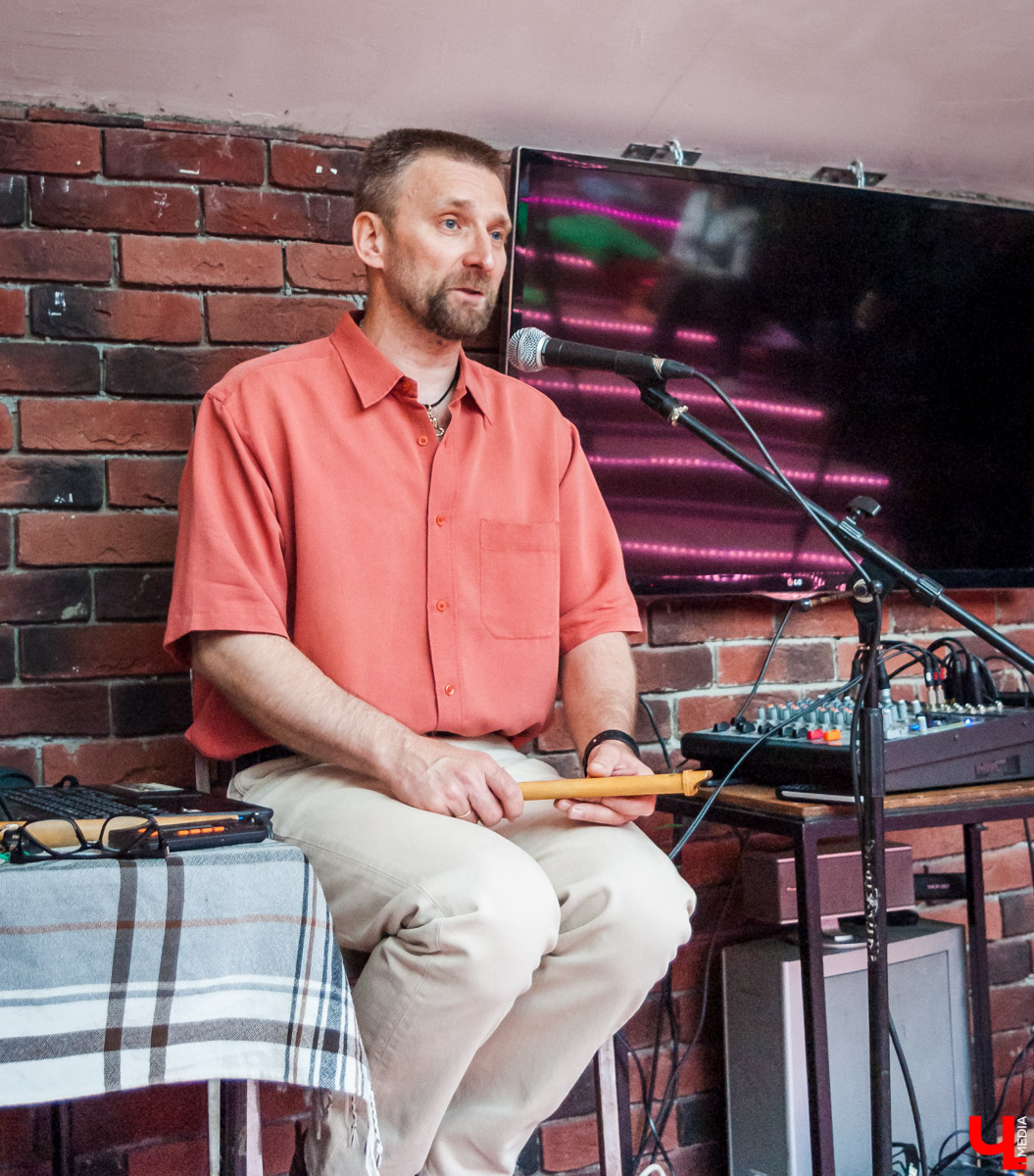 Как звучат уникальные дудки Олега Переверзева