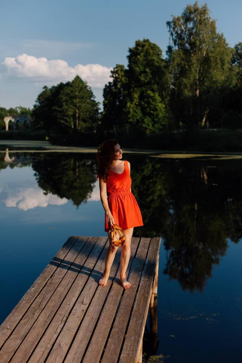 Первая претендентка на звание “Девушка октября” по версии портала “Ключ-Медиа”. Смелая и боевая Яна Лютая