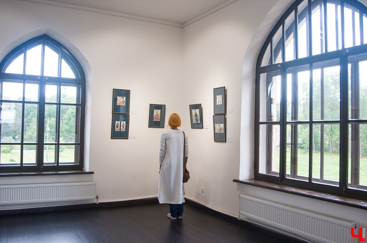 15 августа в усадьбе Храповицкого в Муромцево открылась выставка “Страсти по Петру”. Авторы - известные московские художники Виталий Ермолаев и Валерий Архипов