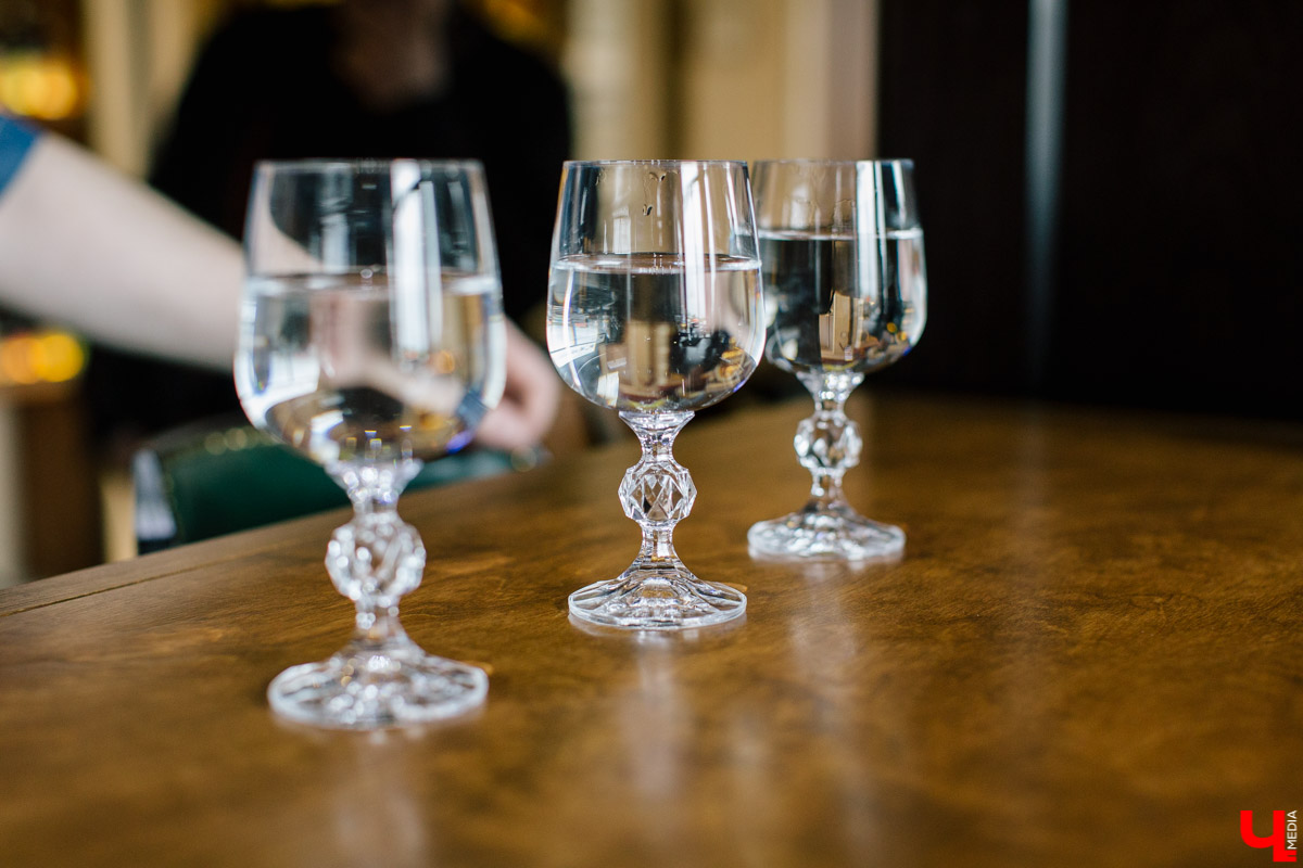 Бармен-дегустатор определил самую вкусную родниковую воду во Владимире