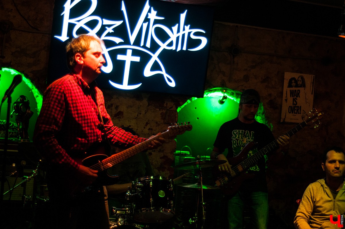 30 сентября во Владимире прошел фестиваль экспериментальной музыки Babooinumfest. В нем приняли участие команды из Владимира и Санкт-Петербурга