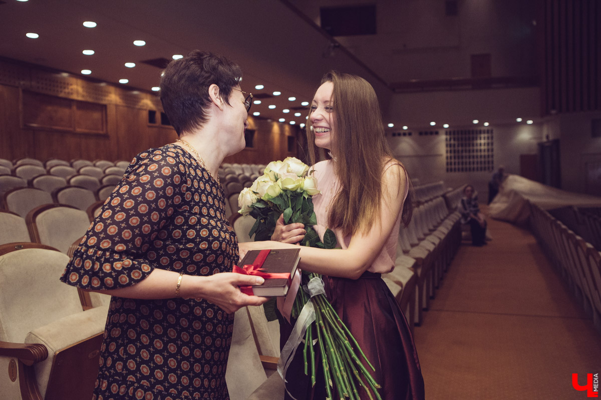 Анна Лузгина с поклонницей