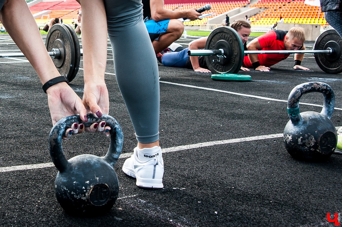 14 июля во Владимире на стадионе “Лыбедь” прошёл ежегодный чемпионат по кроссфиту “РОСИЧ 2018”. В этот раз организаторы выбрали несколько командных комплексов, с которыми может справиться спортсмен любой подготовки