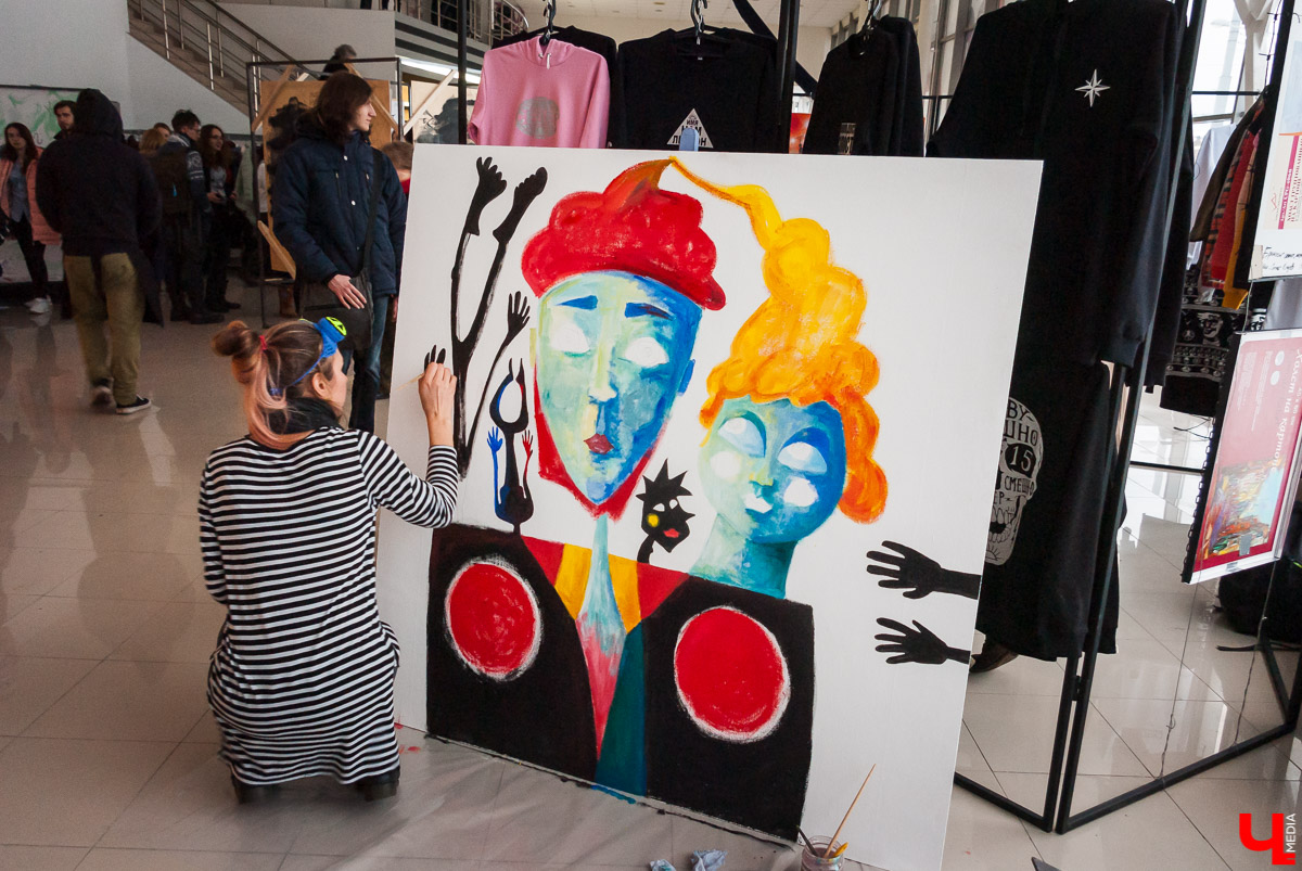 Журналист Валентина Ивакина рассказывает о своем хобби - рисовании. В 2018 году на втором «Арт-Субъекте» она рисовала картину 12 часов