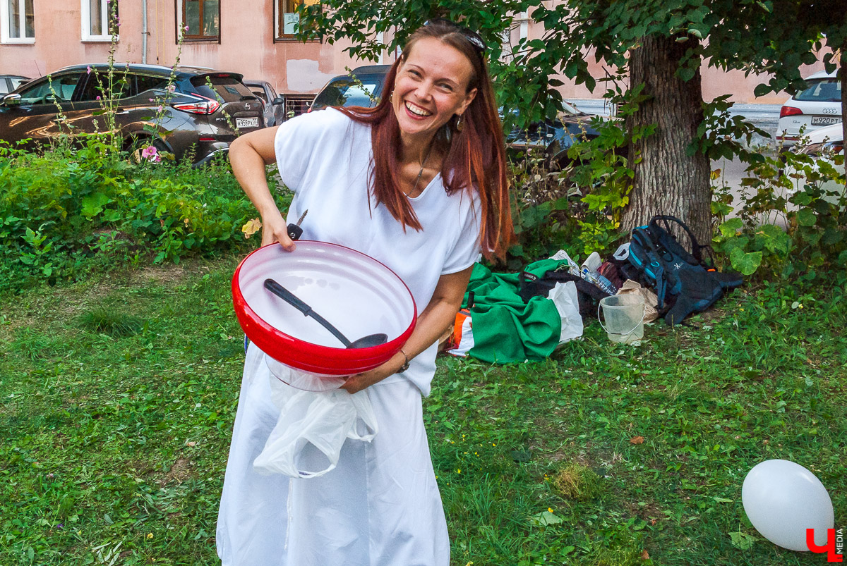 2 августа во дворе на улице Горького прошел добрососедский пикник. До самого начала оставалось загадкой, придут ли люди, захотят ли знакомиться с соседями
