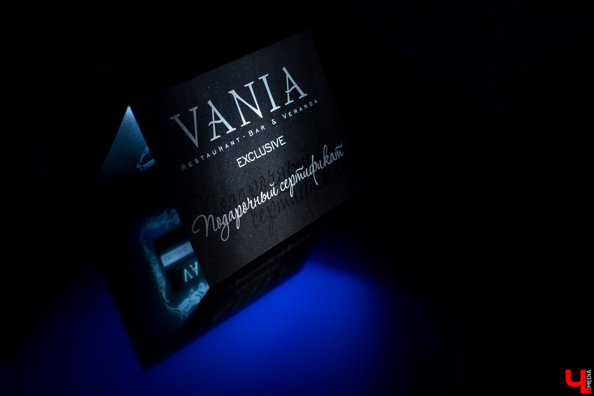 Владимирцы Наталья и Максим Рыжовы поделились с журналистом “Ключ-Медиа” своей историей любви. Максим сделал предложение любимой на 65-м этаже Москва-Сити, а со свадьбы молодожены сразу улетели на другой континент