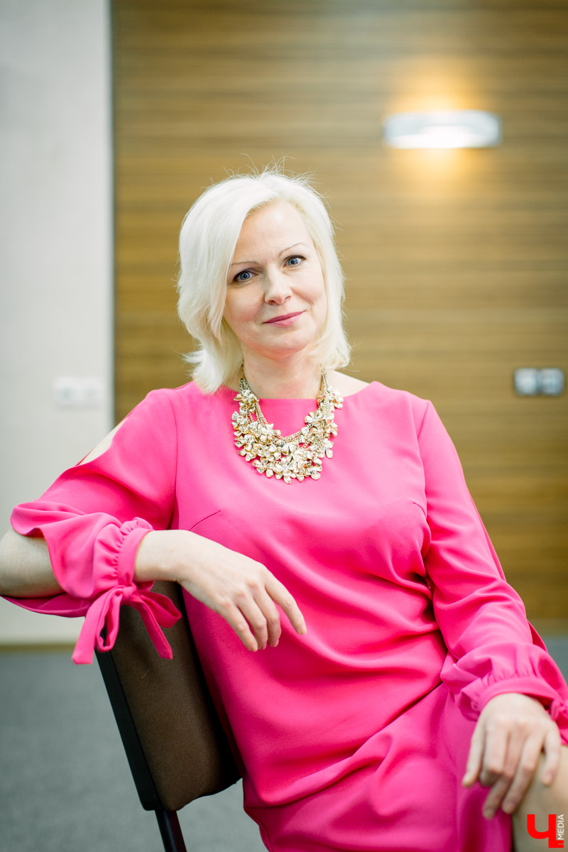 Елена Романова