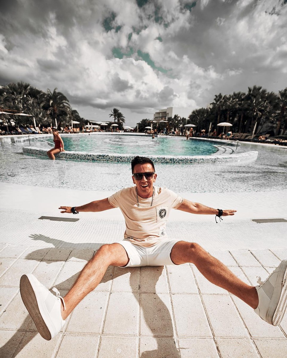 Владимирский диджей Алекс Кокс вернулся с Ибицы и рассказал о лучших, на его взгляд, местах острова. И, конечно, о самых крутых вечеринках