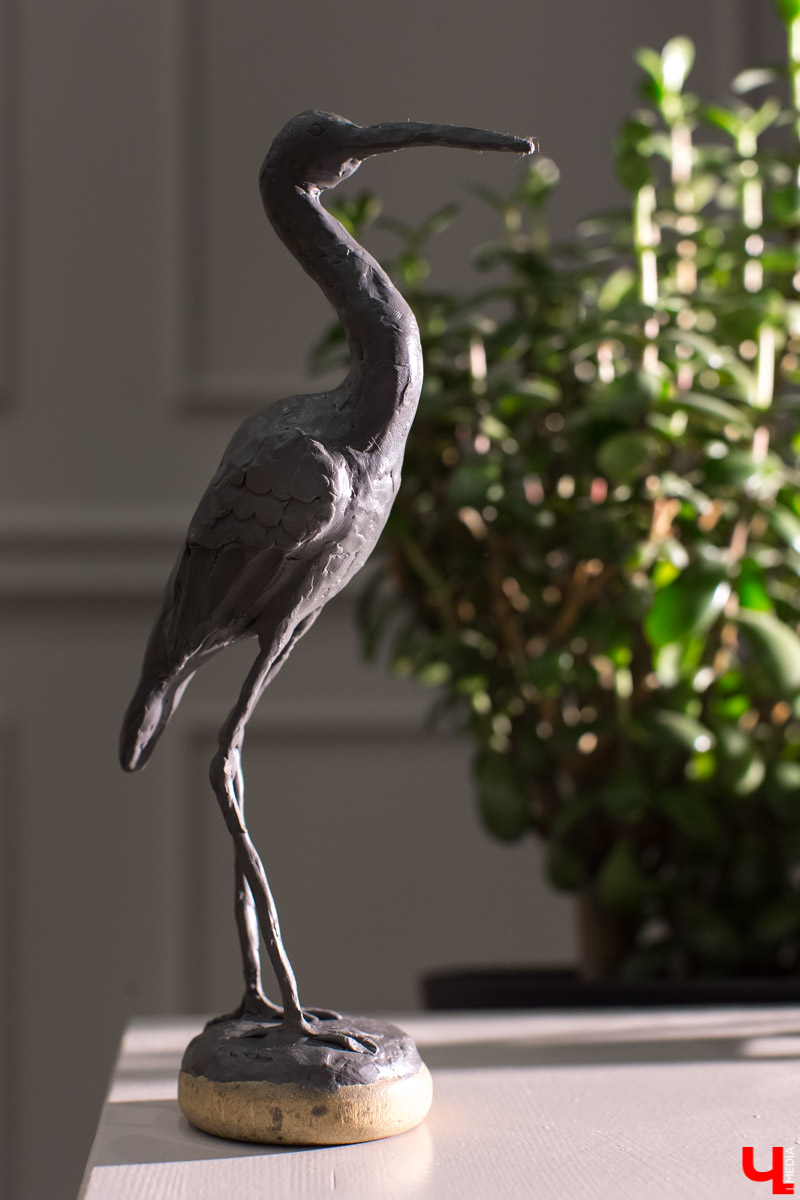 Продолжаем рубрику “Интерьер недели”. На днях мы заглянули в гости к Алексею Веденееву, адвокату, чей офис не похож на типичную юридическую контору