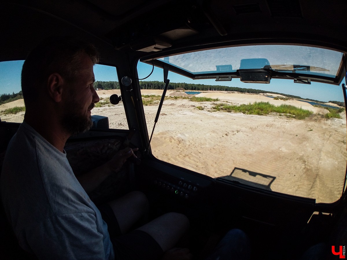 11 августа во Владимире прошел тест-драйв вездехода “Шерп”. Мы прокатились на борту и выяснили, на что способна отечественная техника