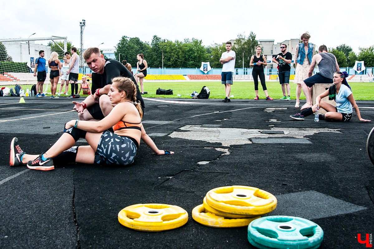 14 июля во Владимире на стадионе “Лыбедь” прошёл ежегодный чемпионат по кроссфиту “РОСИЧ 2018”. В этот раз организаторы выбрали несколько командных комплексов, с которыми может справиться спортсмен любой подготовки