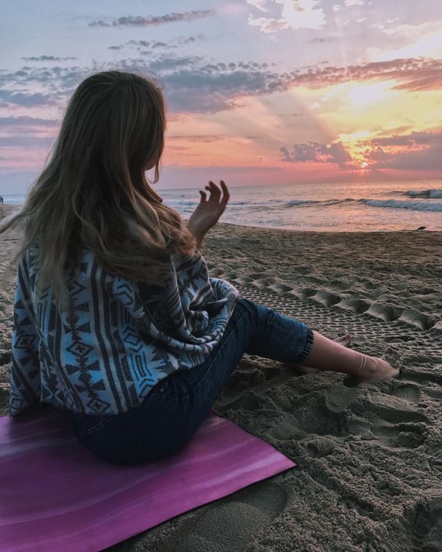 Анастасия Ковальская несколько лет подряд уезжает летом работать в Америку. Корреспондент “Ключ-Медиа” поговорила с девушкой о жизни за океаном, кредитах, работе и американской мечте