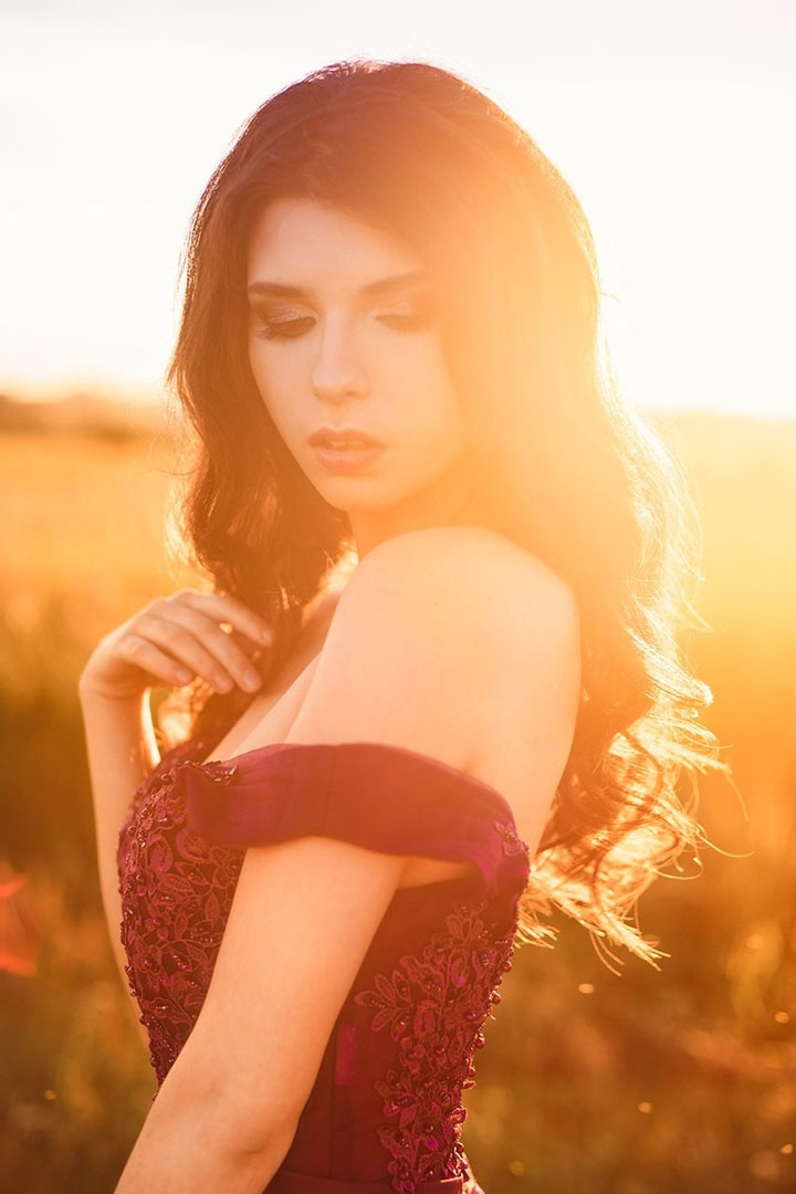 Четвёртая претендентка на звание “Девушка сентября” по версии портала “Ключ-Медиа”. Книжная героиня Мария Честнова