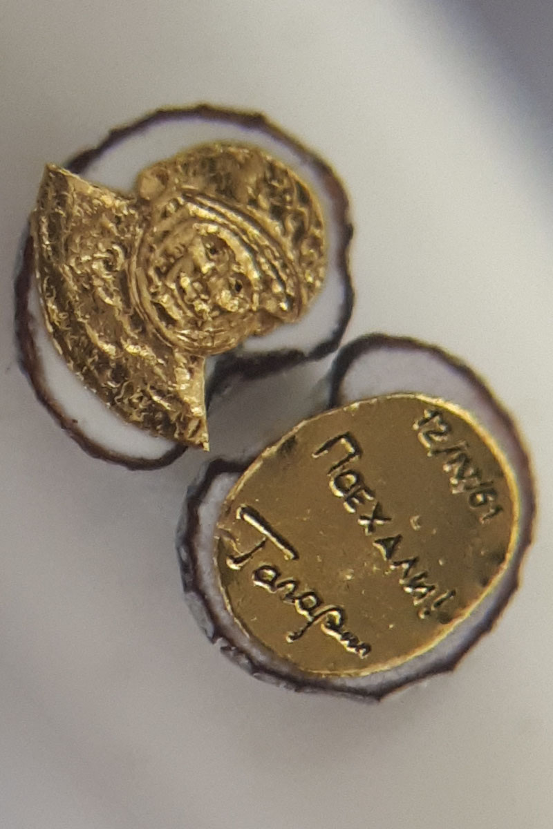 До 18 августа во Владимире можно увидеть подкованную блоху и другие микроминиатюры русского мастера Владимира Анискина. Корреспондент “Ключ-Медиа” побывал на выставке и сделал фоторепортаж