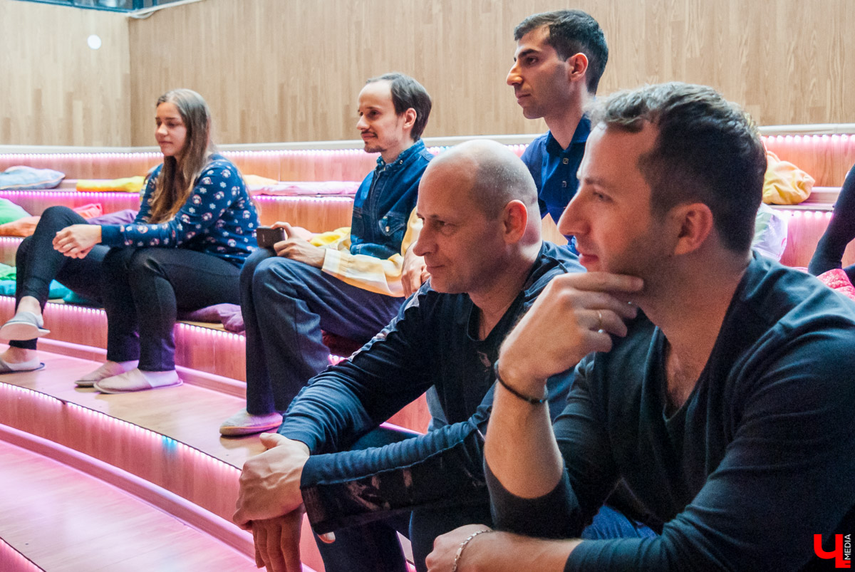 Как звучат уникальные дудки Олега Переверзева