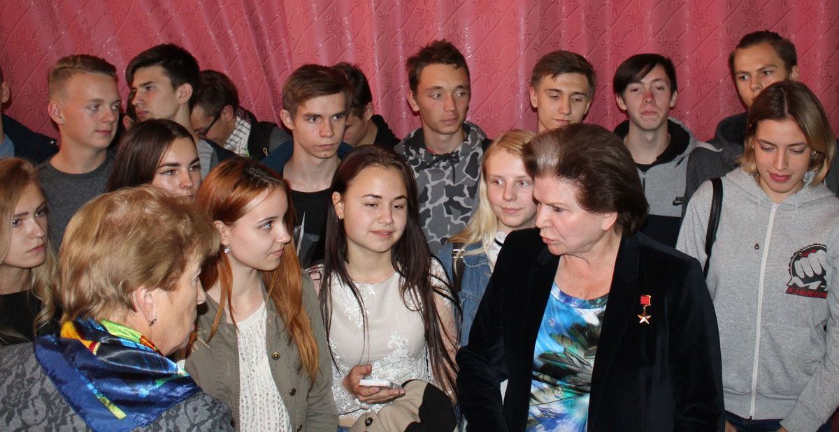 Первая женщина-космонавт Валентина Терешкова встретилась со студентами во Владимире и Владимирской области