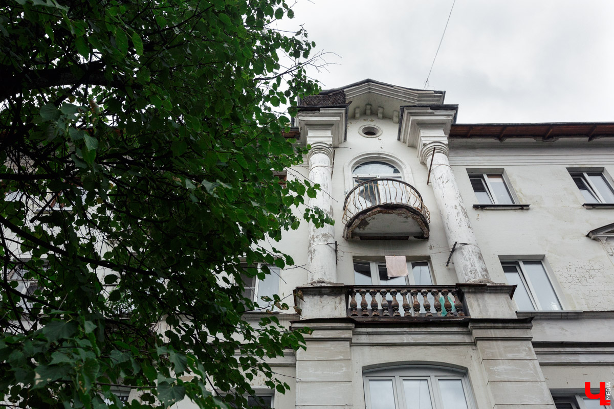 Корреспондент “Ключ-Медиа” прогулялась по улице Северной с двумя жительницами Владимира. Жена и мама малыша, а также не обремененная семейными обязательствами молодая девушка - обе высказали свою точку зрения о жизни в этом районе