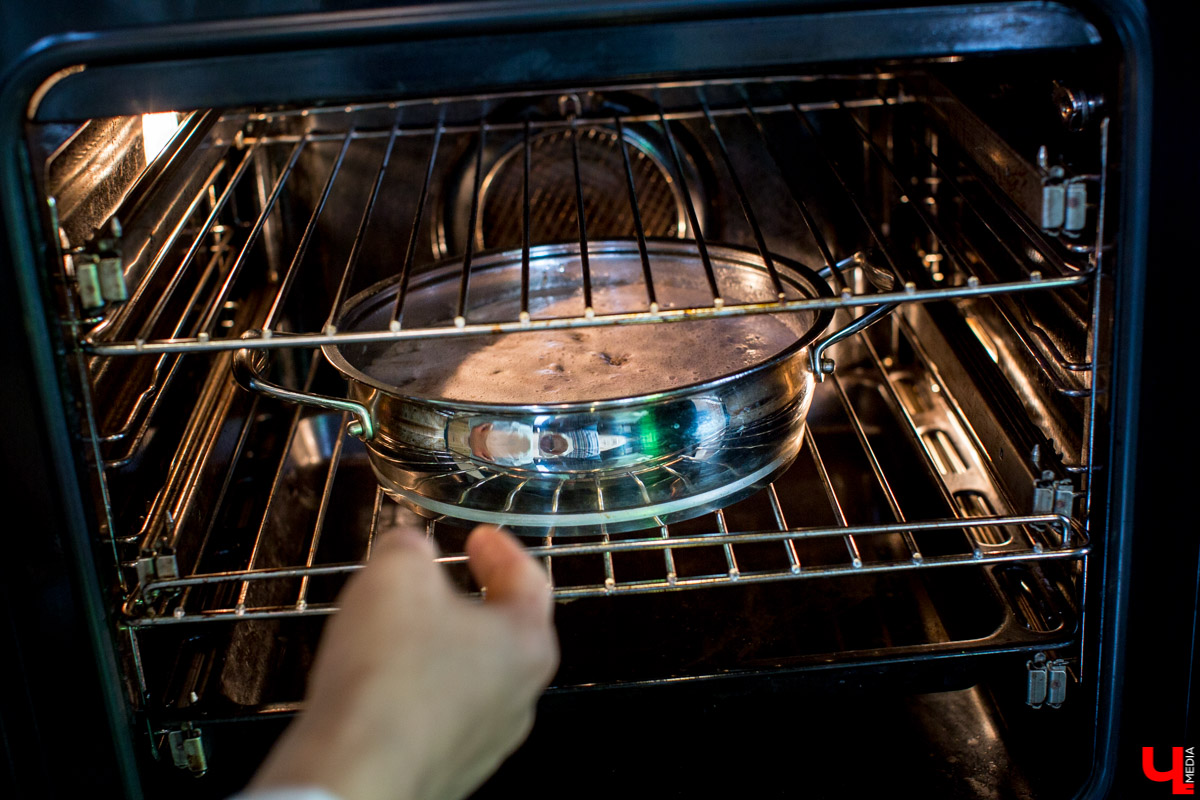 Шеф-повар Дмитрий Орловский приготовил для вегетарианки и марафонца Анны Гавриловой безглютеновый десерт