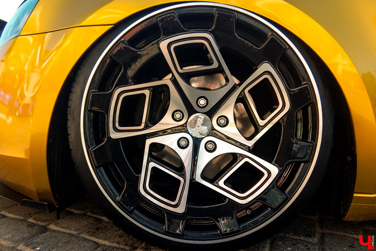 15 и 16 сентября в Суздале прошел фестиваль автомобильного тюнинга Tuning Car Awards. На него съехалось больше 100 машин со всей России