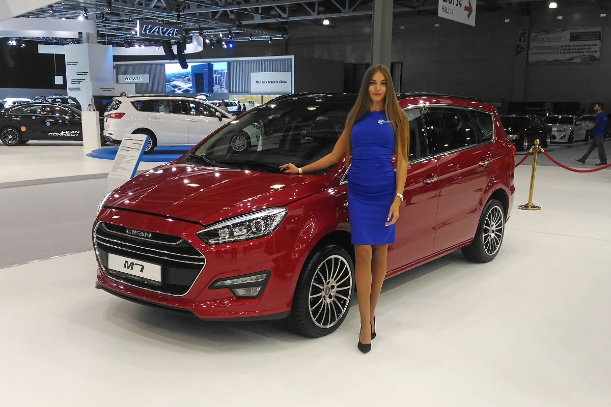 С 31 августа по 9 сентября в Крокус Экспо проходил Московский международный автомобильный салон 2018. Автоэксперт Андрей Даведьянов побывал на выставке и рассказал о том, что ждет автолюбителей в недалеком будущем