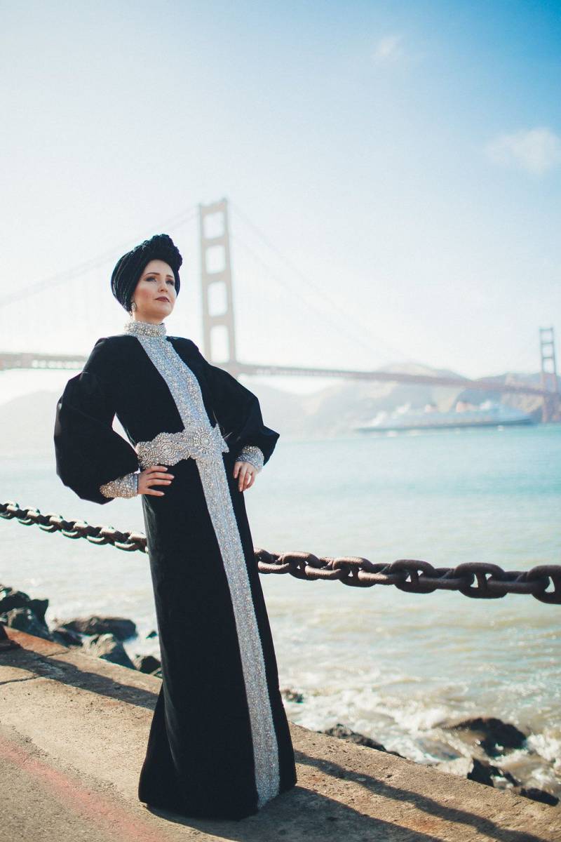 Владимирский дизайнер одежды премиум-класса Андрей Перескоков на днях возил свои наряды на показ в Сан-Франциско. Там состоялось открытие интеллектуального казино, по типу российского “Что? Где? Когда?”