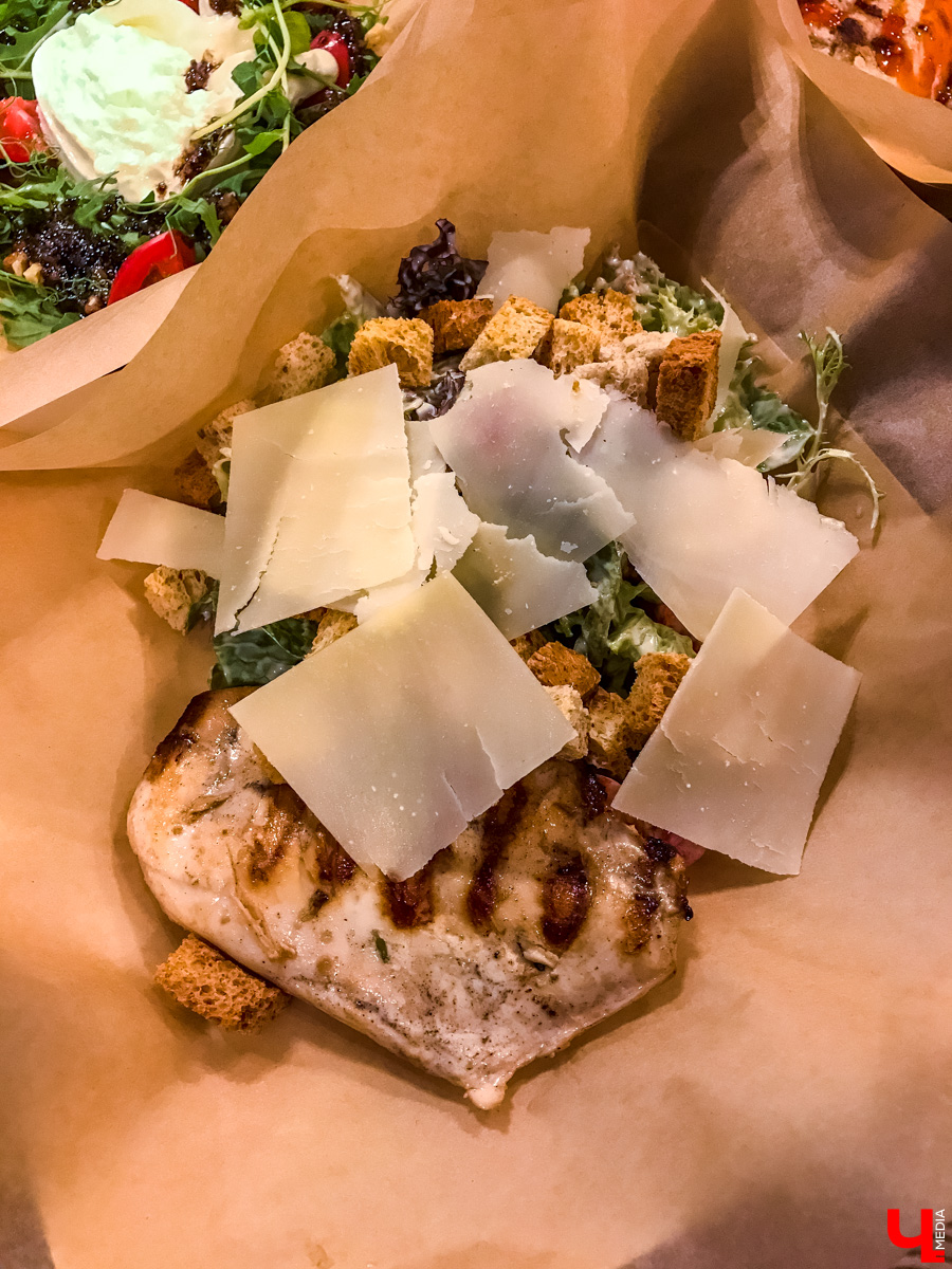 Журналист Ключ-Медиа побывала в ресторане Ольги Бузовой, оценила интерьер и узнала, что там за салаты такие подают под названием “Мало половин” и “Бузцезарь”