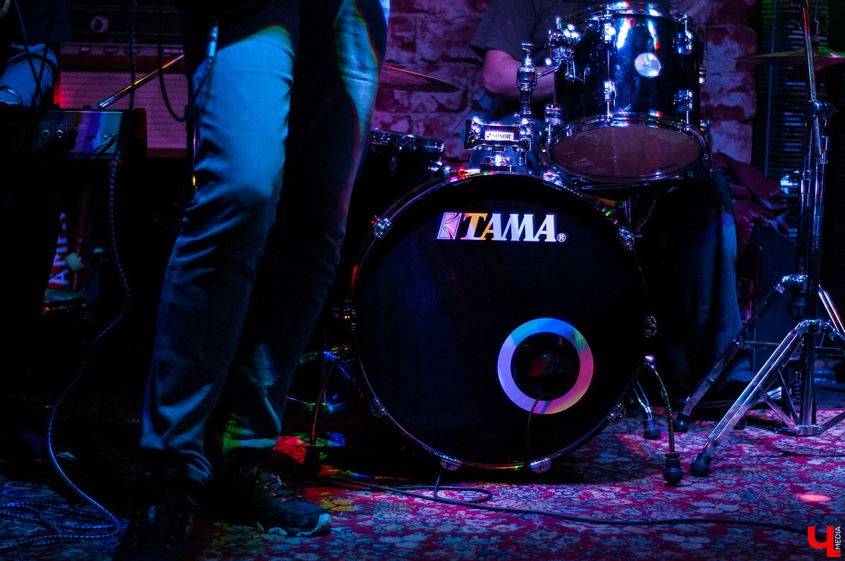 30 сентября во Владимире прошел фестиваль экспериментальной музыки Babooinumfest. В нем приняли участие команды из Владимира и Санкт-Петербурга