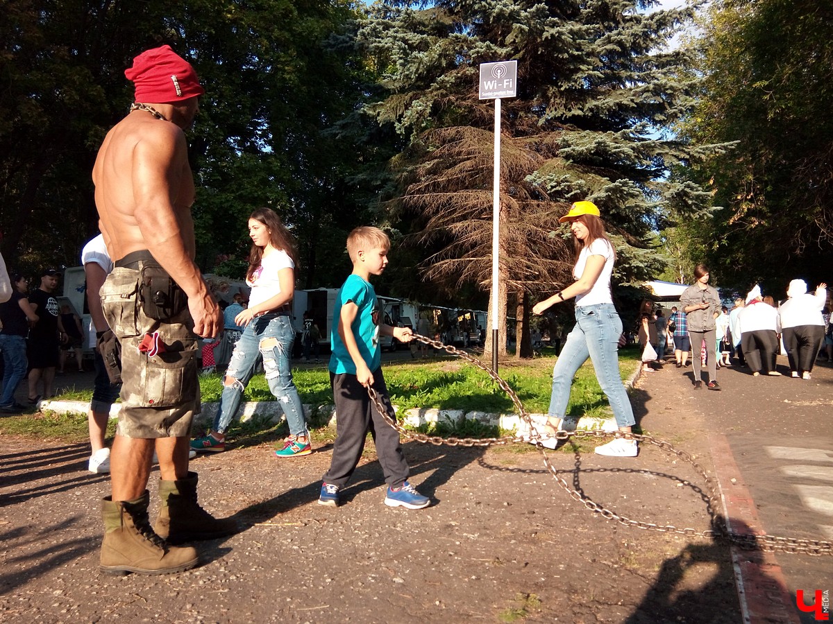 7-8 сентября в Суздале прошел третий фестиваль «Медовуха Fest». В 2018 году медовары привезли ставленый мед, сбитень, безалкогольную медовуху и травяные настои