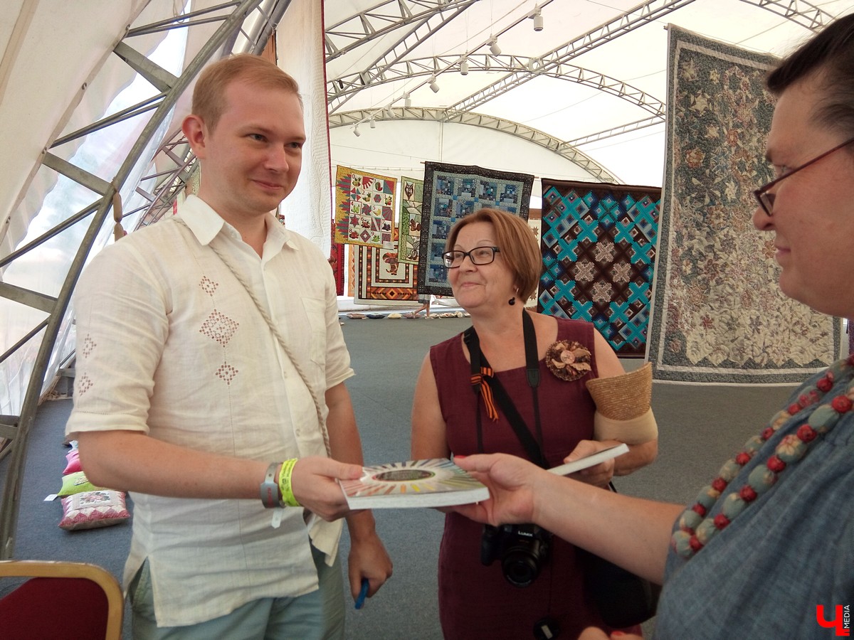 С 9 по 16 августа в Суздале проходит международный фестиваль лоскутного шитья. Участвуют в нем не только женщины, но и мужчины