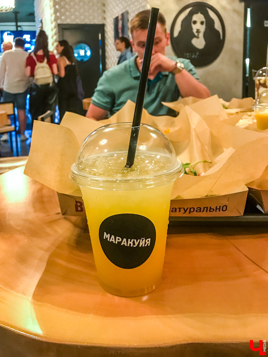 Журналист Ключ-Медиа побывала в ресторане Ольги Бузовой, оценила интерьер и узнала, что там за салаты такие подают под названием “Мало половин” и “Бузцезарь”