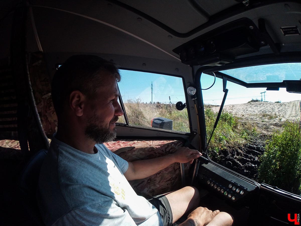 11 августа во Владимире прошел тест-драйв вездехода “Шерп”. Мы прокатились на борту и выяснили, на что способна отечественная техника