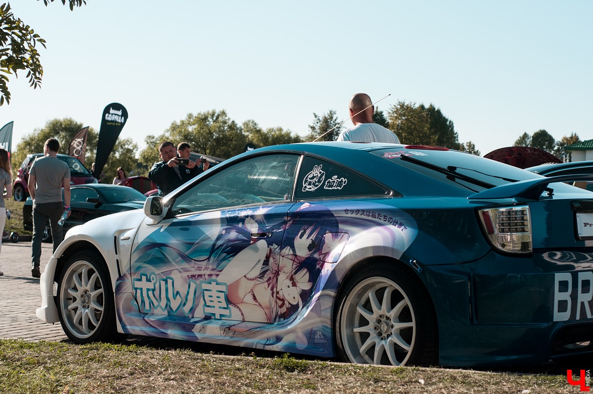 15 и 16 сентября в Суздале прошел фестиваль автомобильного тюнинга Tuning Car Awards. На него съехалось больше 100 машин со всей России