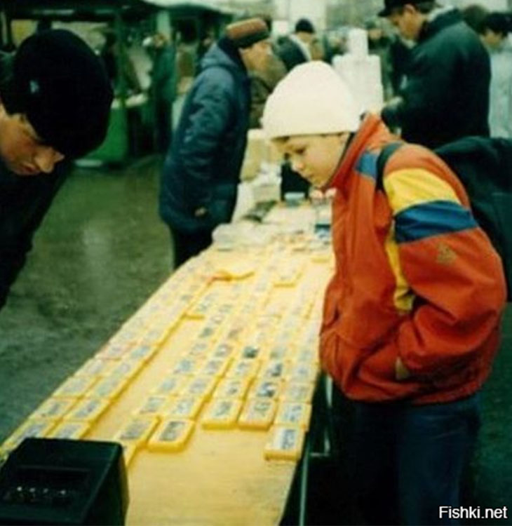 Знают ли современные владимирские дети легендарные игры 80-х или 90-х: тетрис, тамагочи, Dendy, Sega? Где их купить в нашем городе и сколько они сейчас стоят?