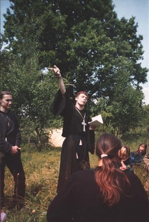 Владимирец Кирилл Николаенко уже 15 лет увлечен ролевыми играми. Что это такое? Чем интересно такое хобби? Насколько затратно? Обо всем этом наш земляк рассказал во время интервью