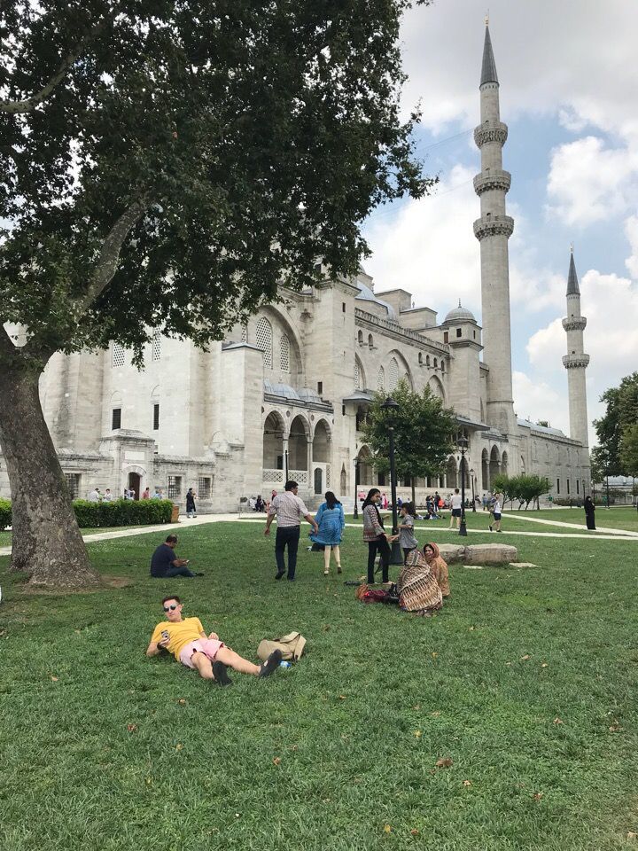 Ковровчанин Алексей Забегалов участвовал в заплыве через пролив Босфор в Турции. Алексей похудел на 27 кг и вплавь добрался до Европы