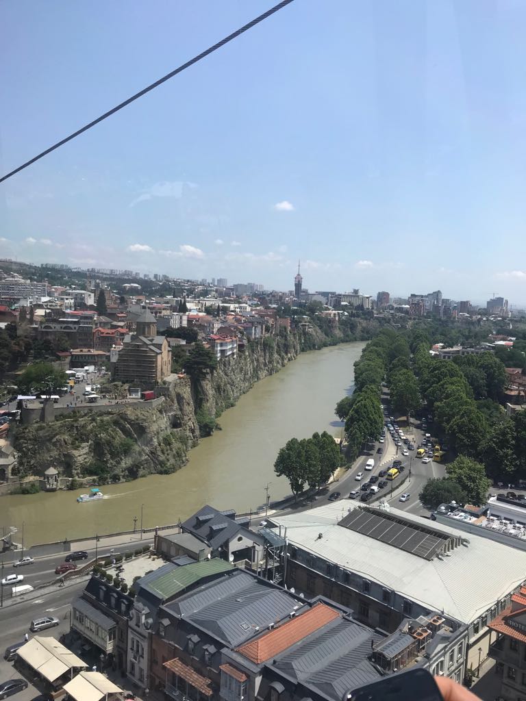 Влада Пайзулаева из Владимира оригинально отметила свой юбилей. Она с шестью подругами отправилась в Грузию, а оттуда в Турцию. Как отрывались девушки - именинница рассказала в интервью